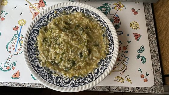 Col de Saboya con crema de champiñones y fideos de arroz (Kritharaki)