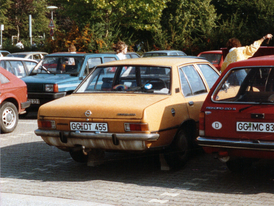 Parkplatz IKS - Rüsselsheim - Opel Rekord 1