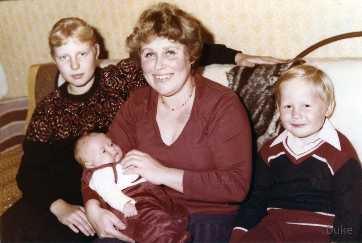 Katarzyna Dondalska mit Mutter, Bruder, Baby