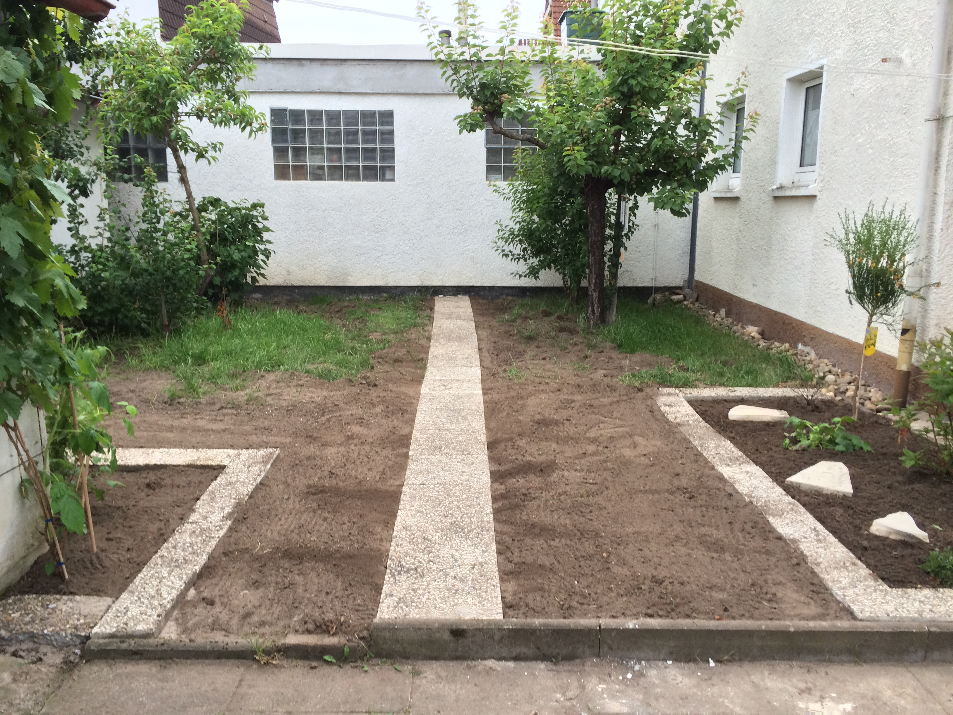 Neuer Gartenweg