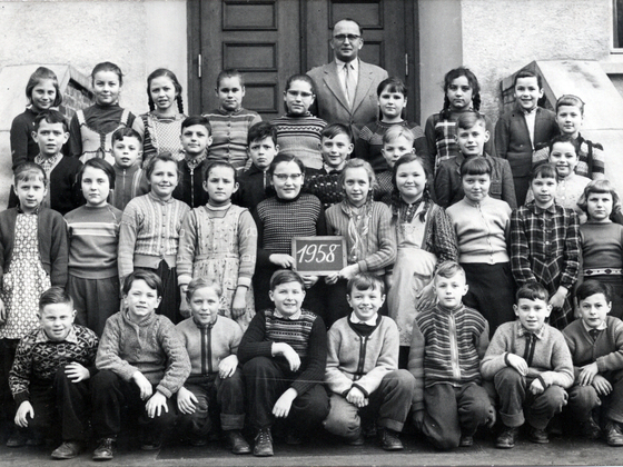 Klassenfoto 1958 von der 5. Klasse mit Lehrer Schaller - Königstädten - Jahrgang 1947