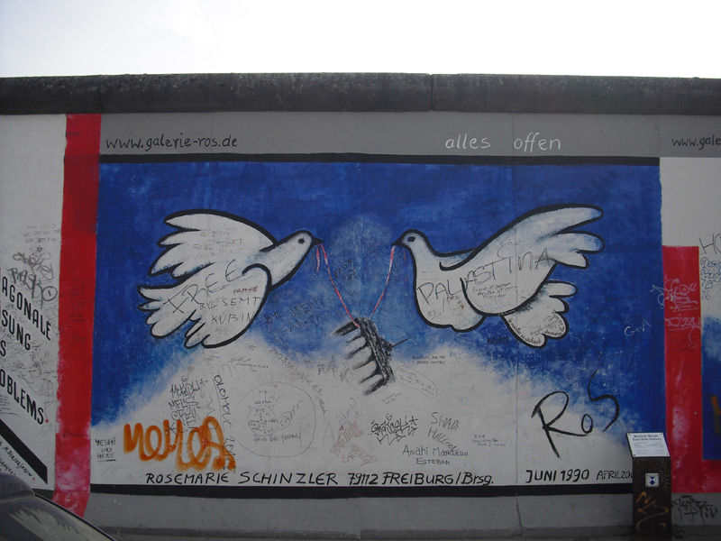 East Side Gallery - Berlin - Graffitis - Friedenstauben