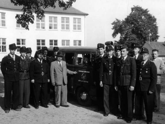 Feuerwehr Königstädten - 25-jähriges Jubiläum 1955 - Neues VW-Löschfahrzeug