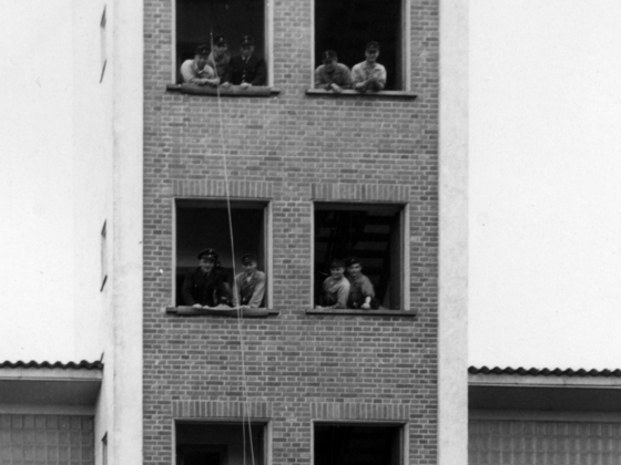 Feuerwehr Königstädten - Brandmeisterlehrgang - Kassel 1962 - Erfolgreiches Hochhaus-Abseilen