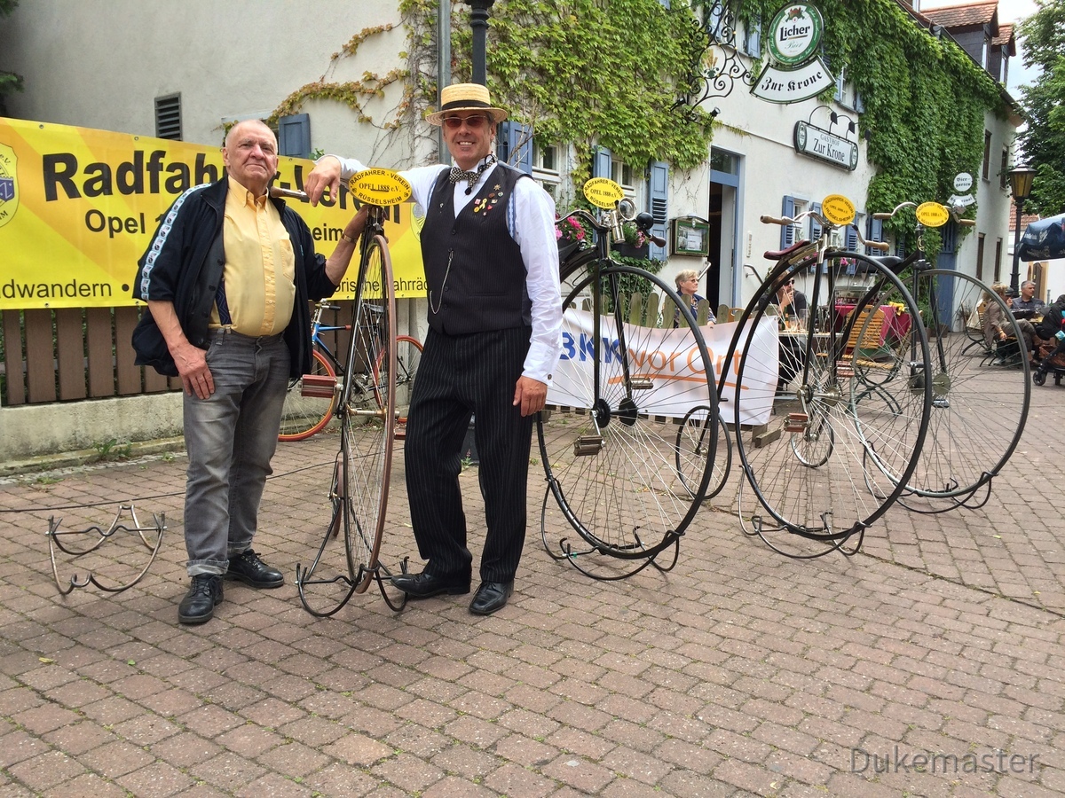 Meister des Opel-Hochrads - Königstädten-Opel-Bicycle-Party