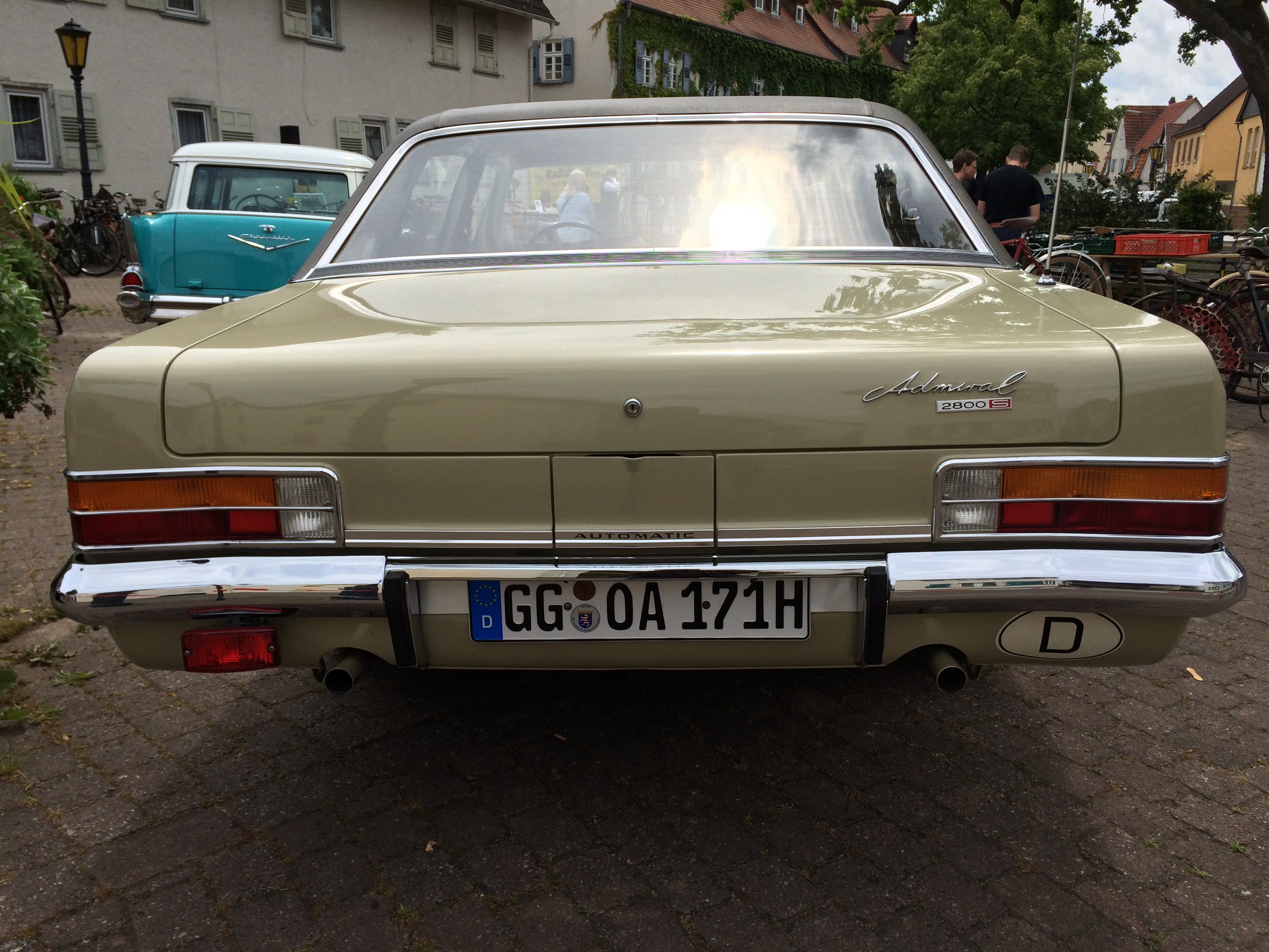 Opel Admiral 2800 S Automatik Heckansicht