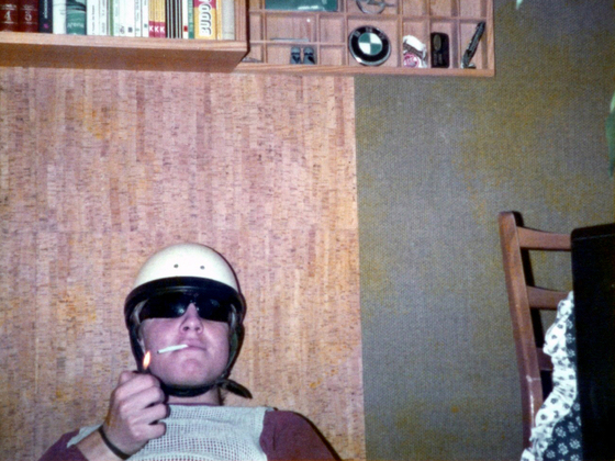 Dukemaster als Idiot in Björn Z.'s Jugendzimmer - 1985