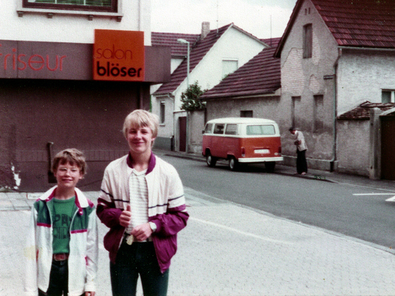 René und Markus W. - Löwenapotheke - Bahnhofstraße - Nauheim - 1981