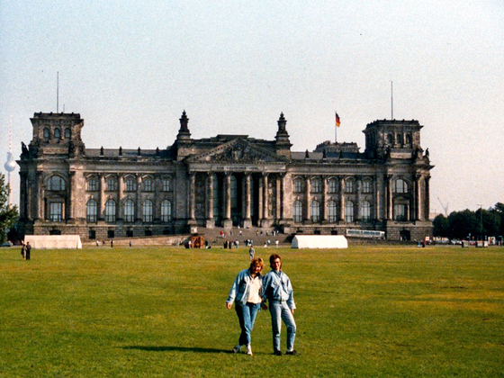 Berliner Reichstag - 1988 - Siggi und Andy als Fake-Liebespaar