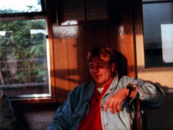 Duke erschöpft im Zug - Tagesreise nach Ost-Berlin - 1988