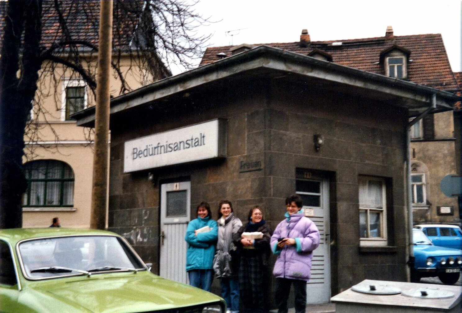 Öffentliches Scheißhaus Ost-Berlin 1988 - Oberstufenfahrt Deutsch-Leistungskurs Fr. Mattke
