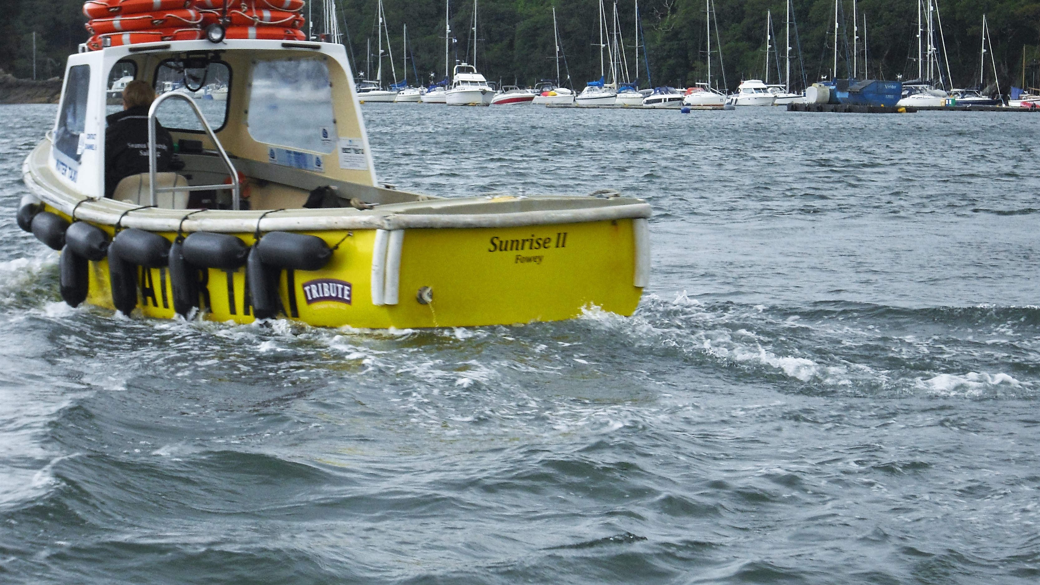 Fahrt mit der Fähre von Bodinnick zum Fowey hafen - Cornwall