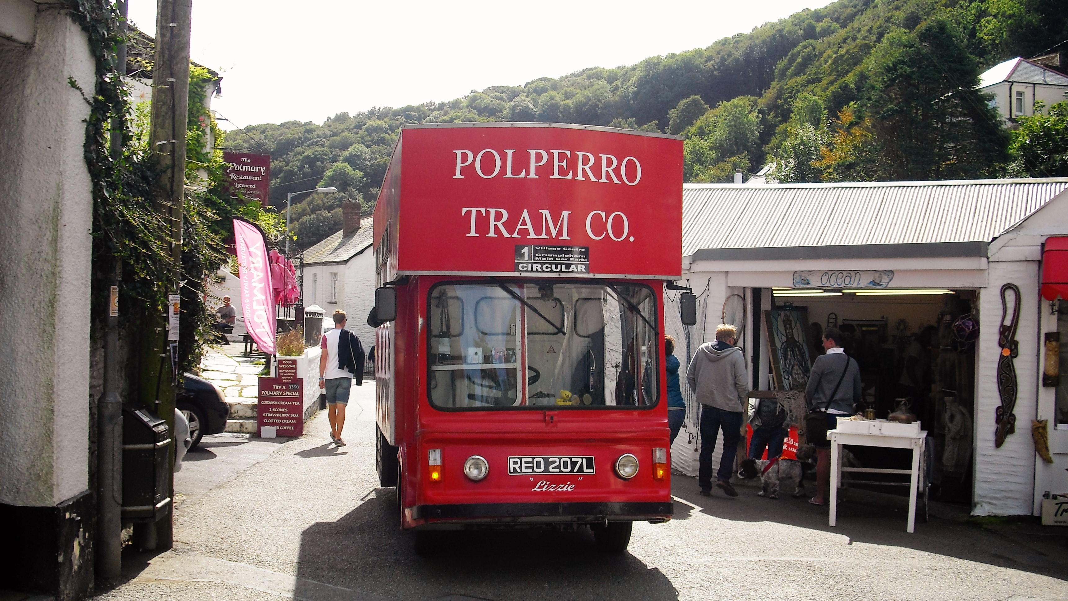 Cornwall - Polperro Busstation und Parkplatz