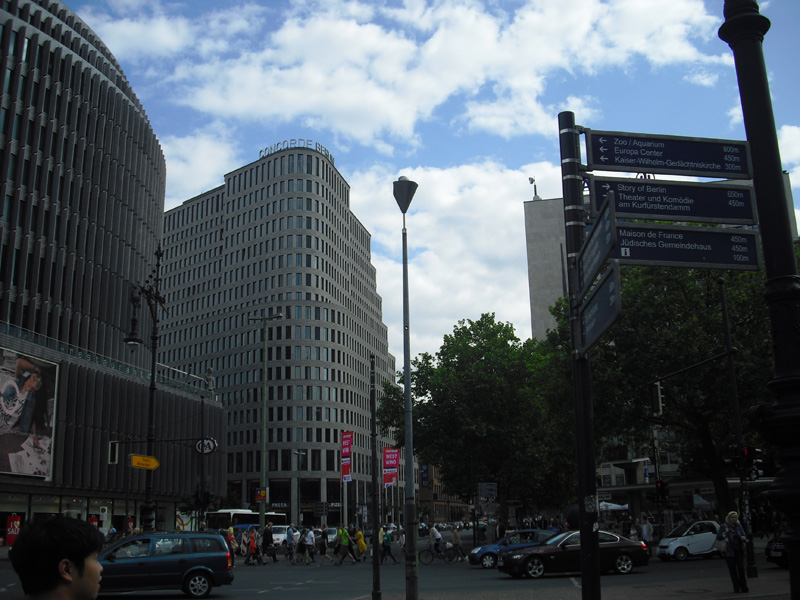 Kurfürstendamm - Kudamm - Ecke Joachimstaler - Zoologischer Garten