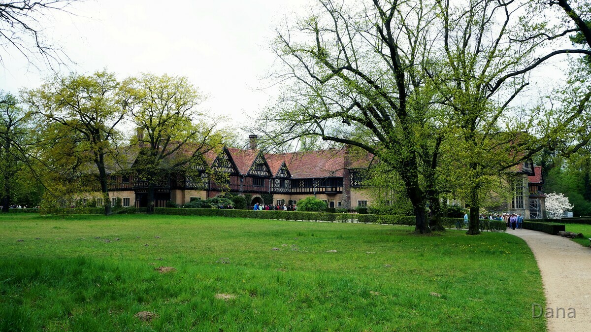Schloss Cecilienhof - Seitenansicht