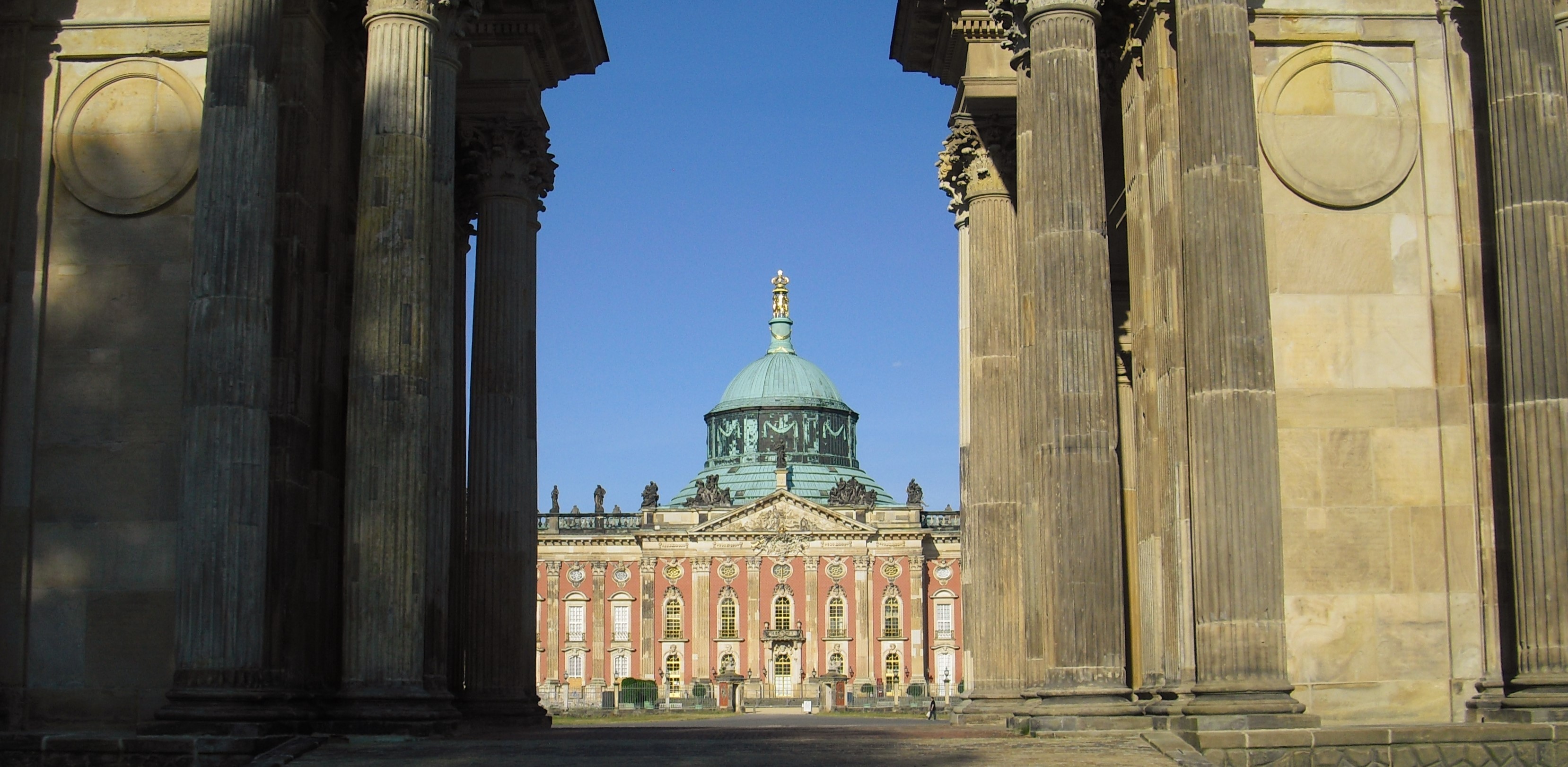 Tor am Neuen Palais