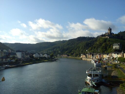 Rhein mit Burg in der Nähe von Koblenz