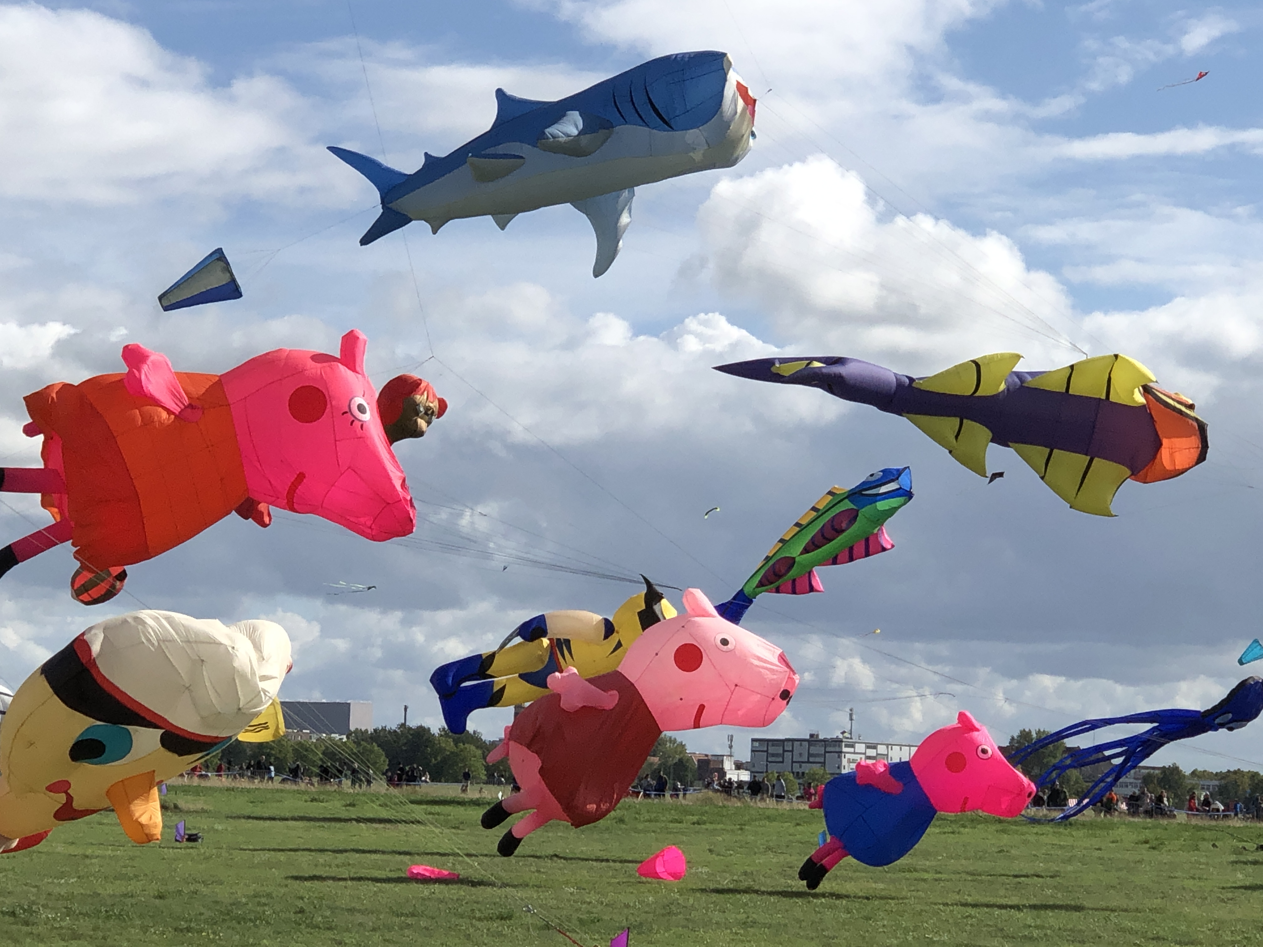 Riesendrachen Festival am Tempelhofer Feld - Berlin