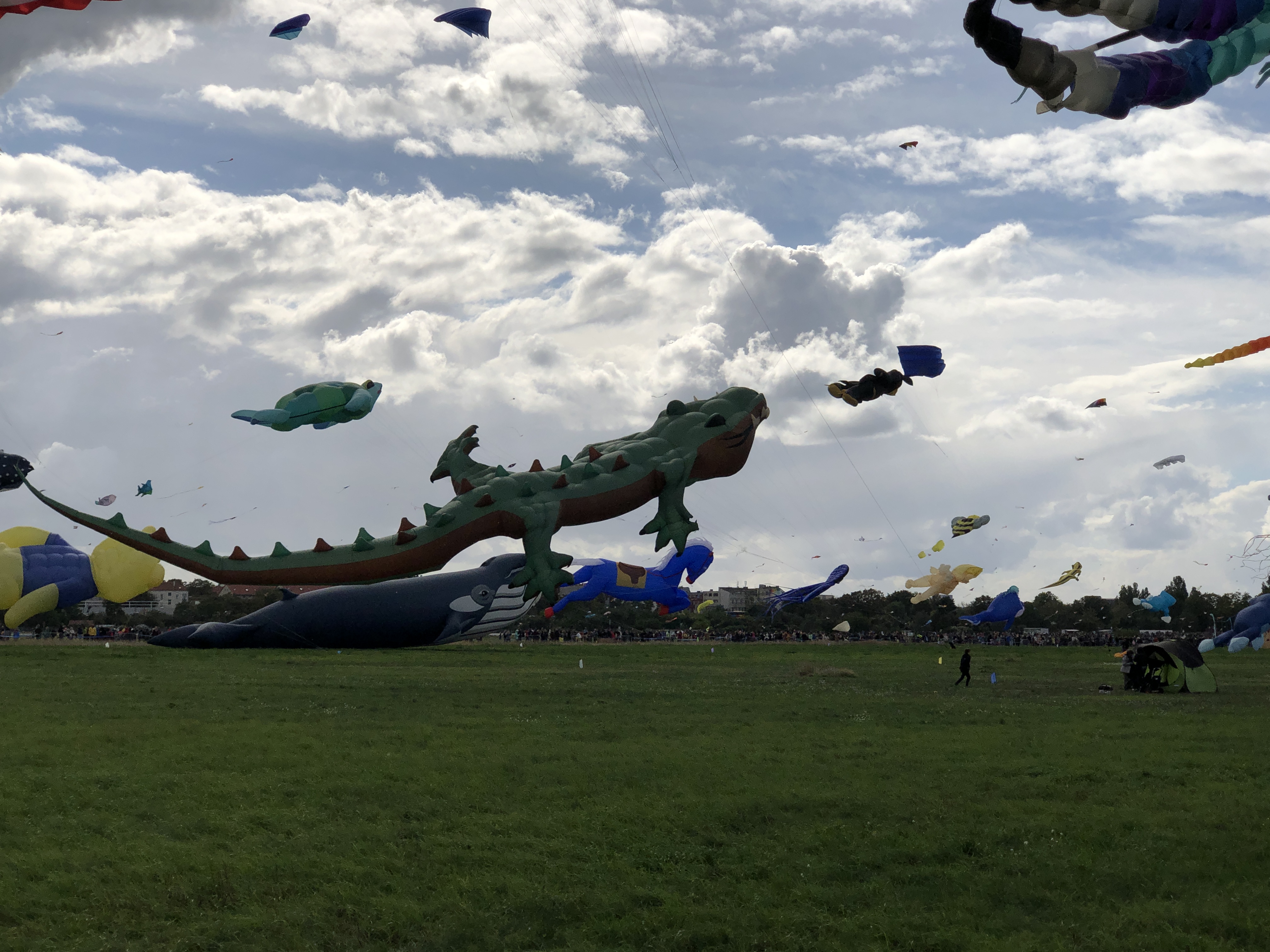 Riesendrachen Festival am Tempelhofer Feld - Berlin