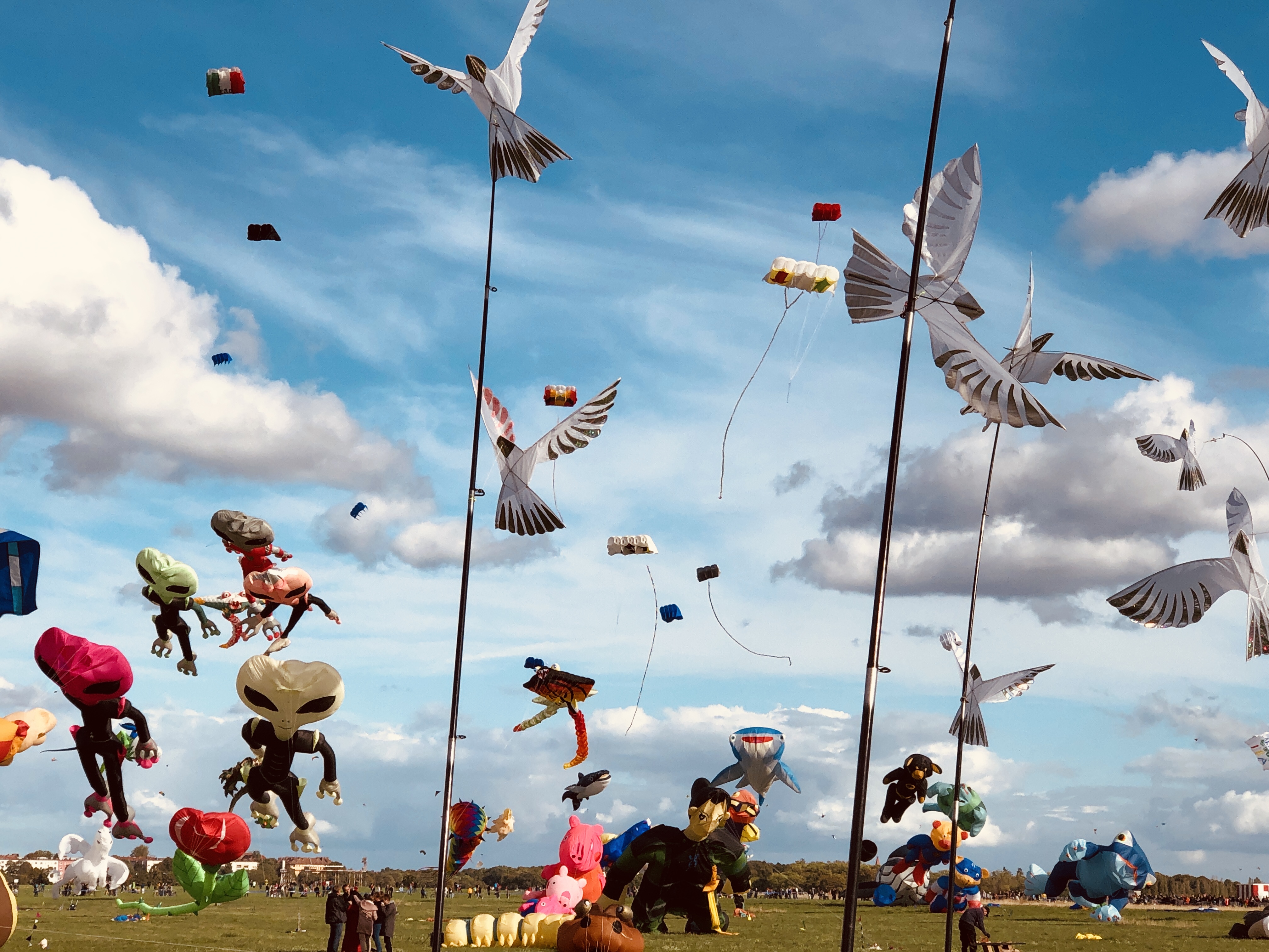 Riesendrachen Festival am Tempelhofer Feld - Berlin