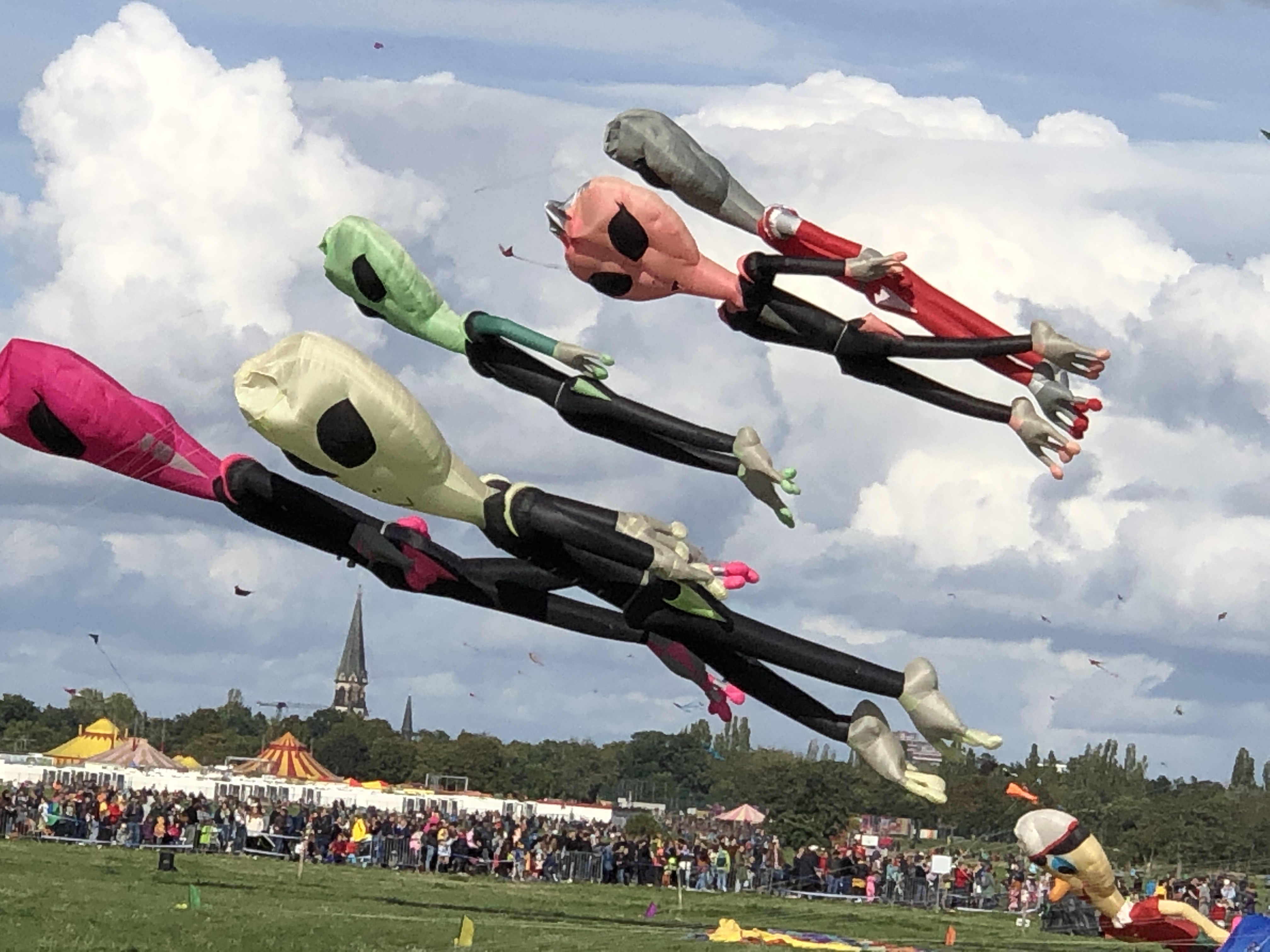 Riesendrachen Festival am Tempelhofer Feld - Berlin