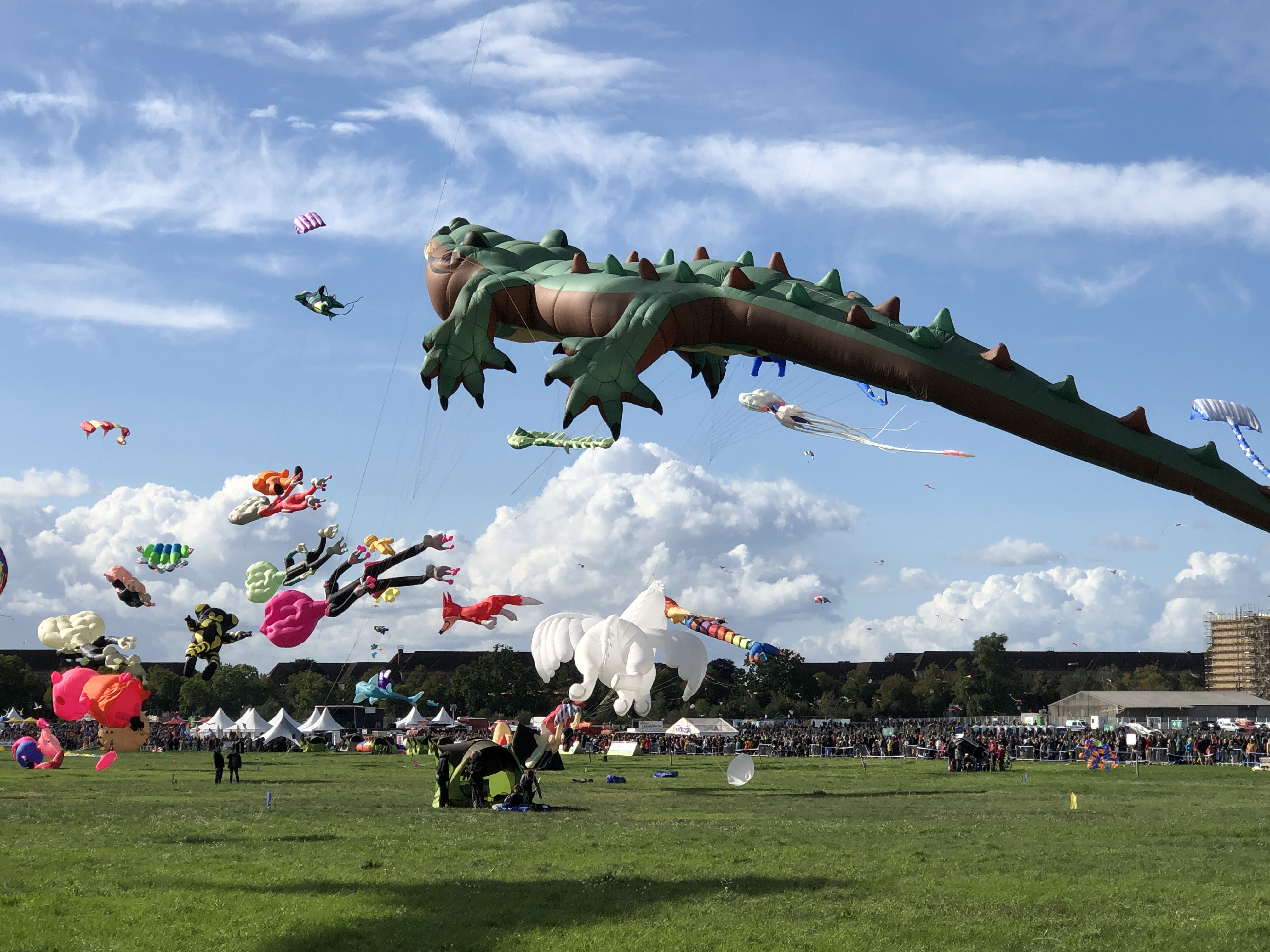 Riesendrachen Festival am Tempelhofer Feld - Berlin