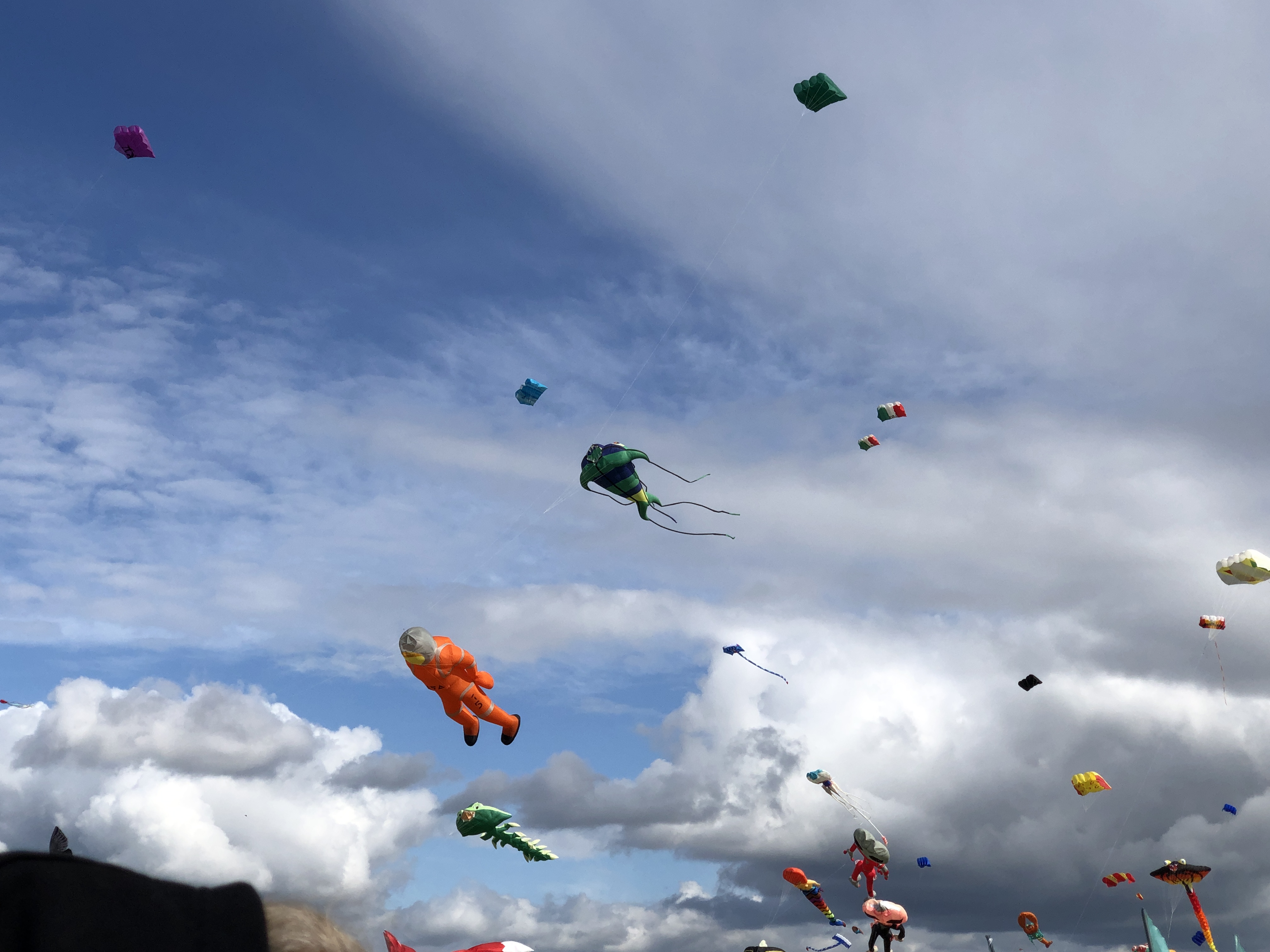 Riesendrachen Festival am Tempelhofer Feld - Berlin