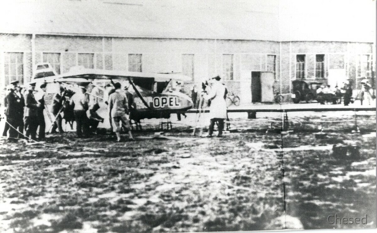 Dr. Fritz von Opel erster Flug am 30.9.1929 am Rebstockflughafen