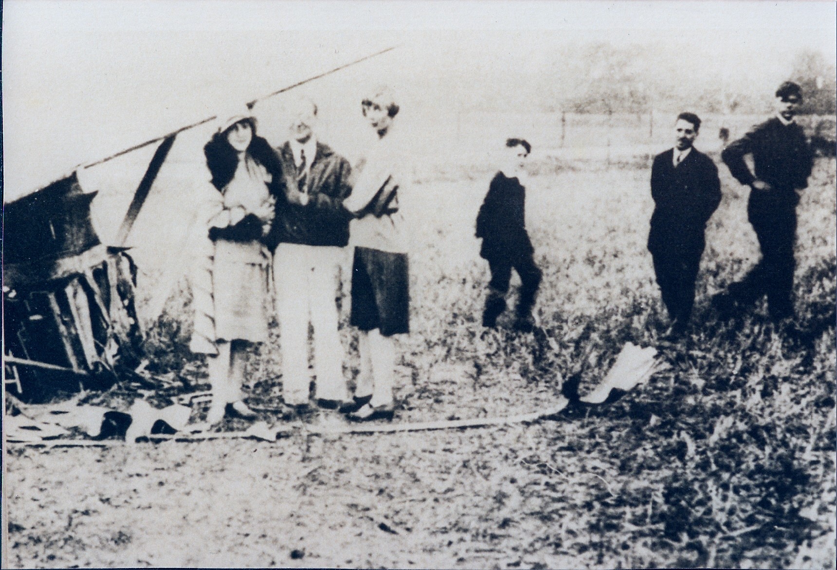 Dr. Fritz von Opel erster Flug am 30.9.1929 am Rebstockflughafen nach der Bruchlandung