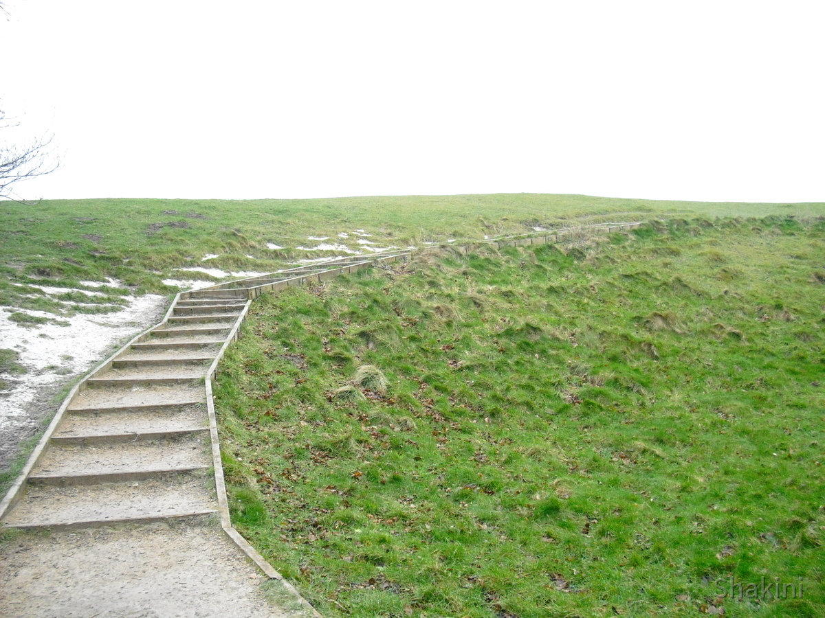 Avebury - Äußerer Steinkreis als Treppe