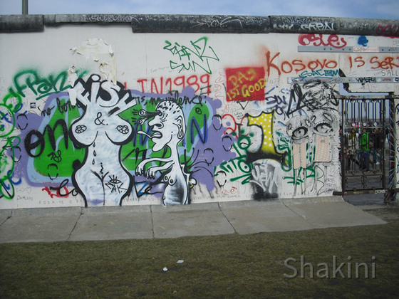 East Side Gallery - Berlin 2013 - Graffitis Berlin - Geiles Nacktes Paar