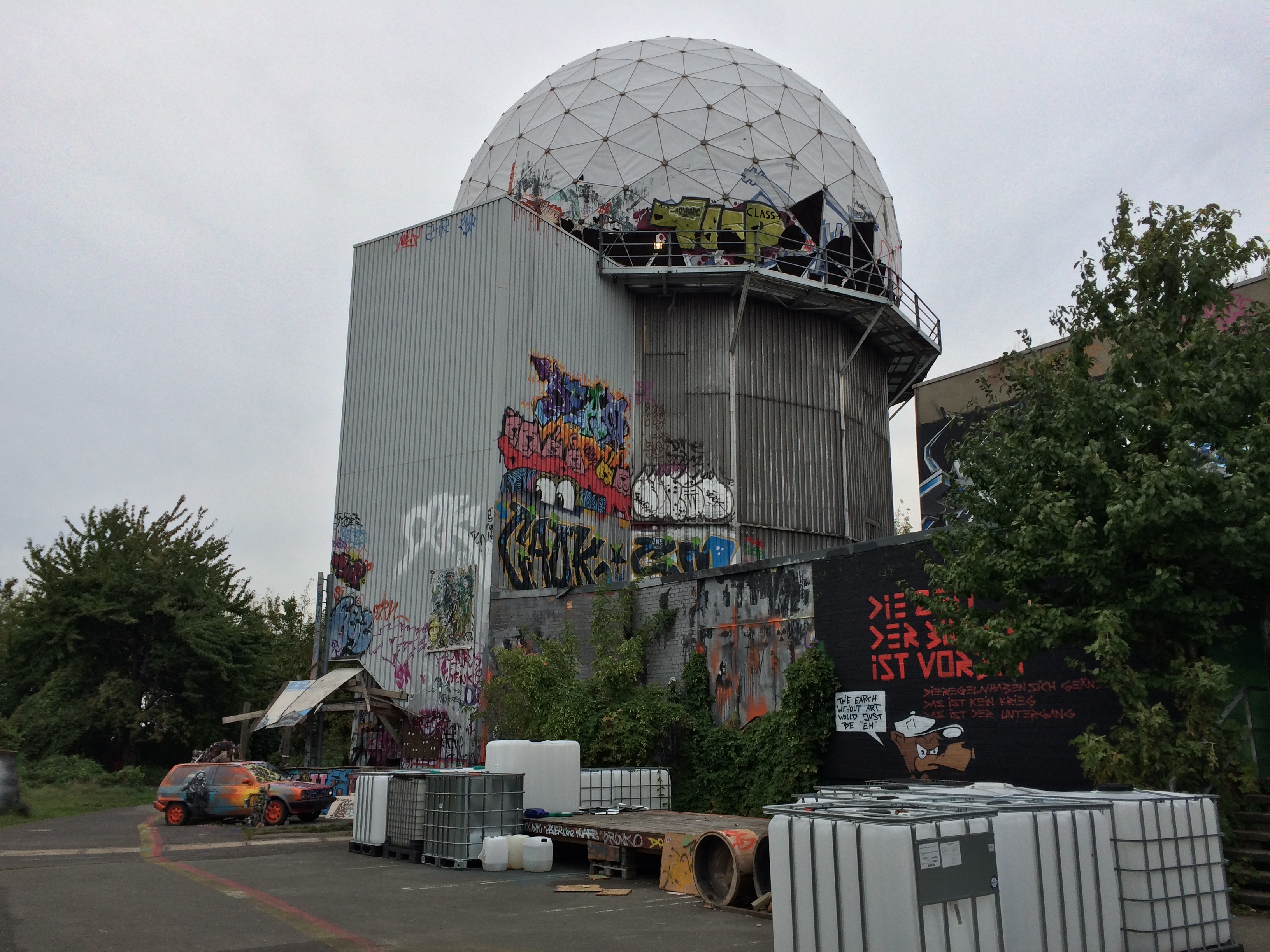 Berlin - Teufelsberg - Field Station - Radom-Romantik - Radome Romantic