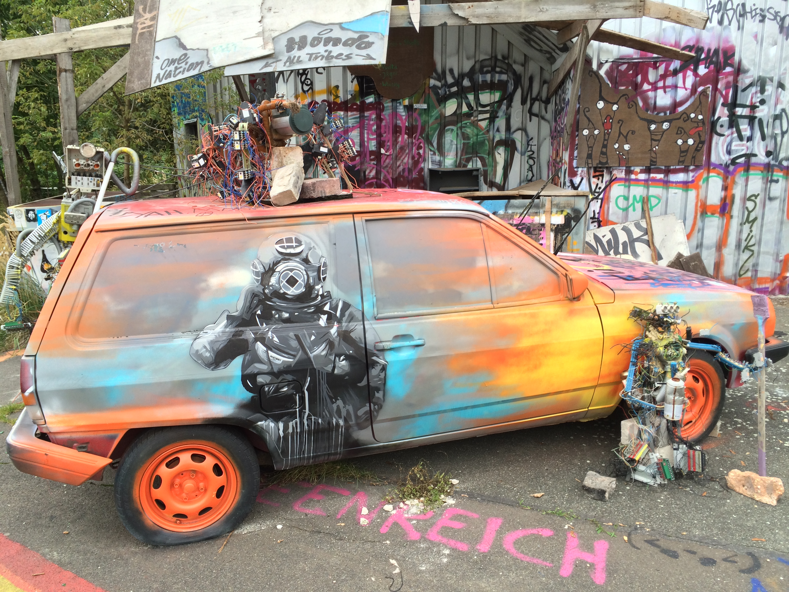 Berlin - Teufelsberg - Field Station - Graffiti Auto - Graffiti Car