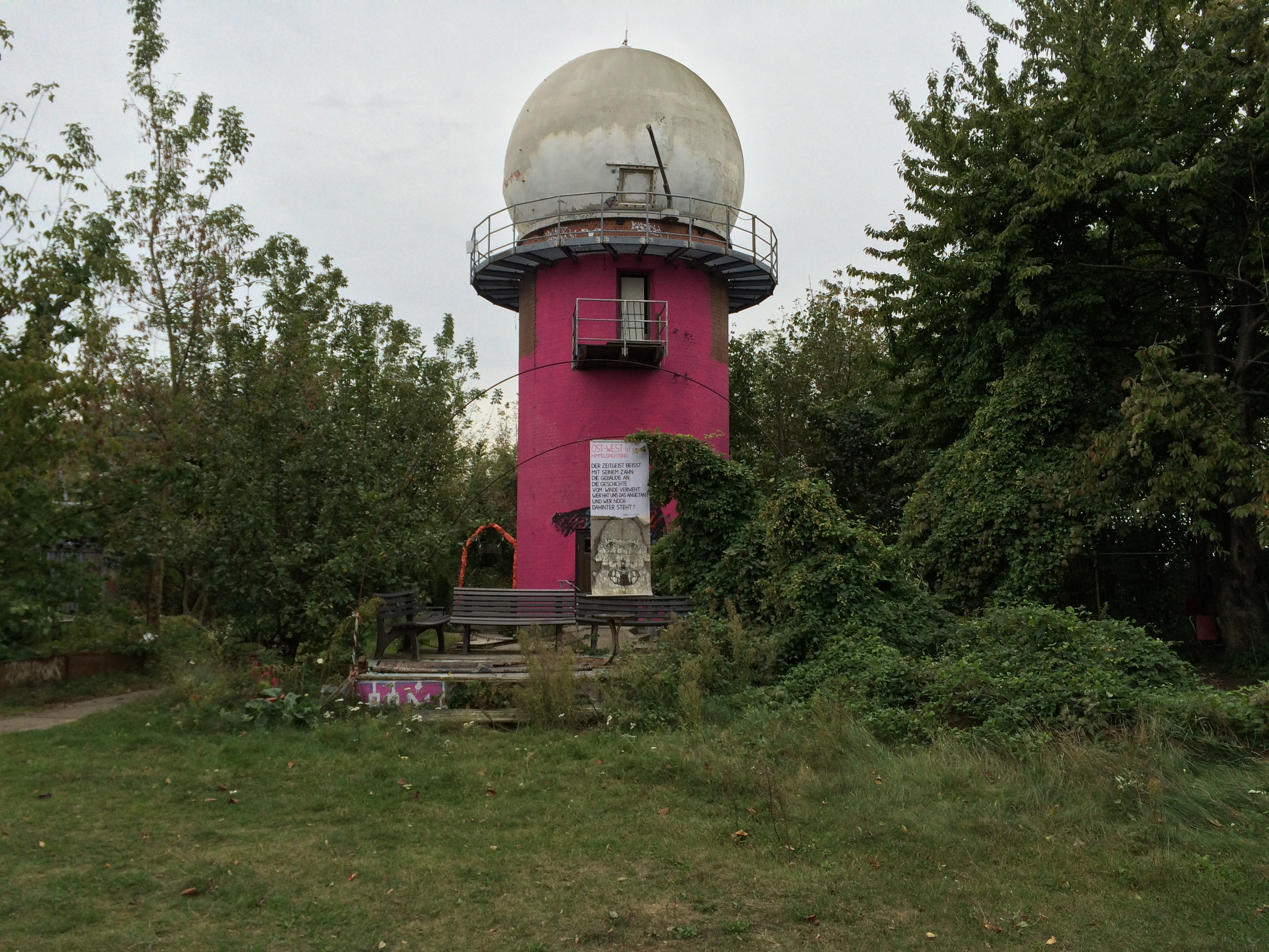 Berlin - Teufelsberg - Field Station - Radom Pink Radome