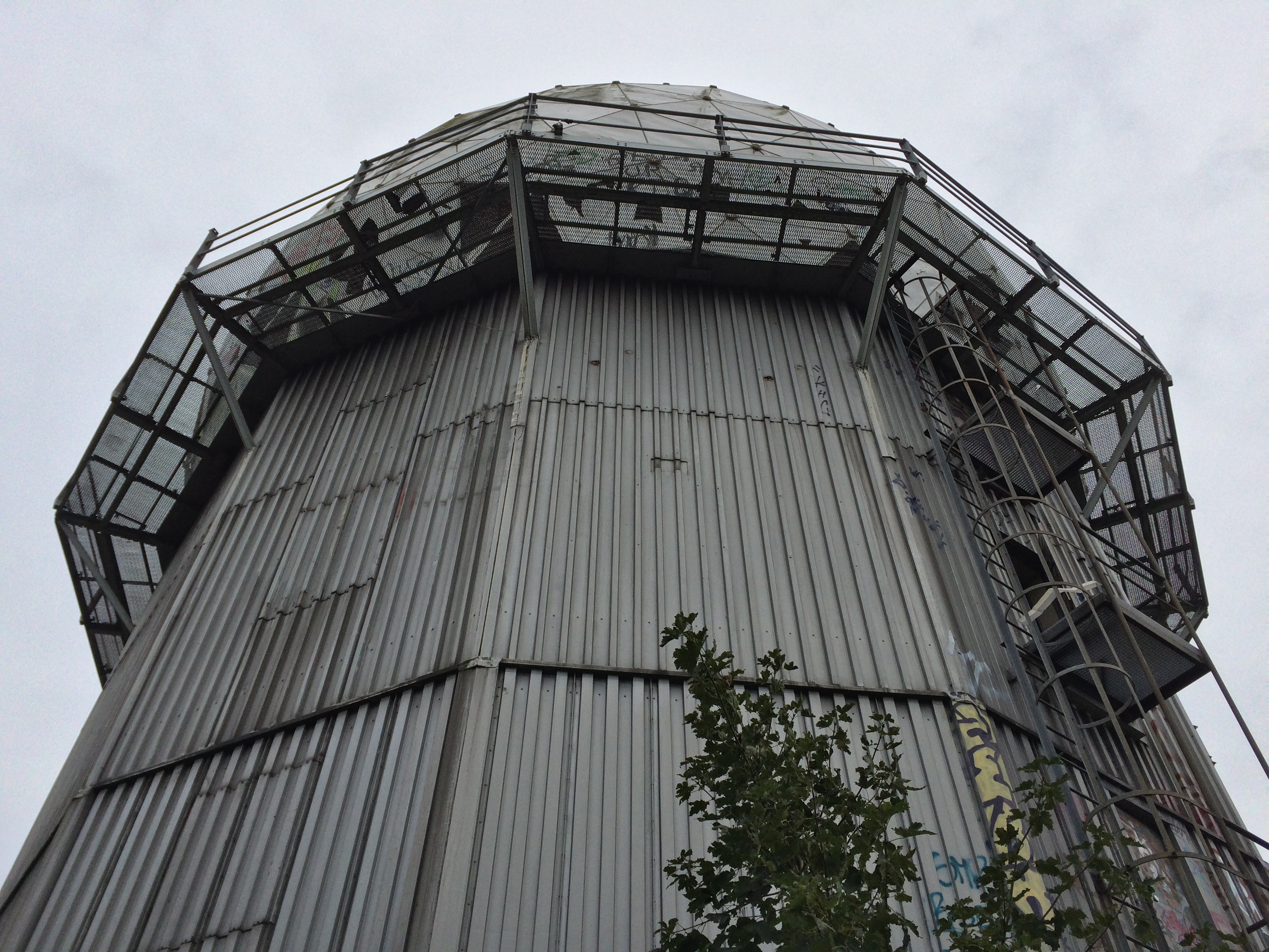 Berlin - Teufelsberg - Field Station - Radome - Radom (Mittelgroß)