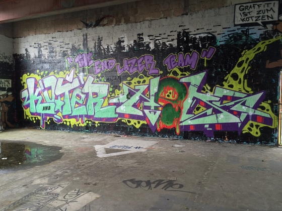 Berlin - Teufelsberg - Graffiti - Skater Lazer
