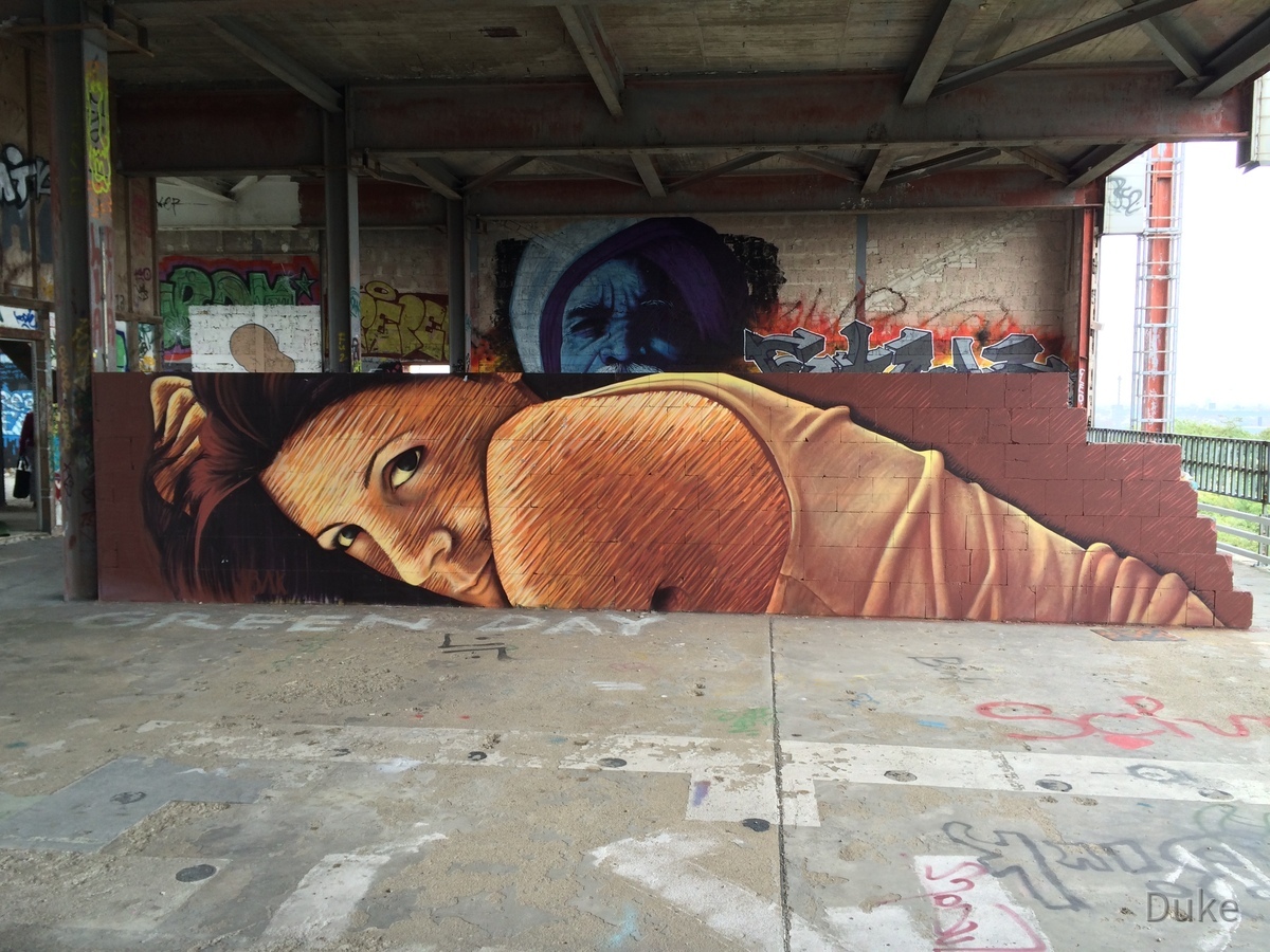 Berlin - Teufelsberg - Graffiti - Passionate Girl - Leidenschaftliche Frau