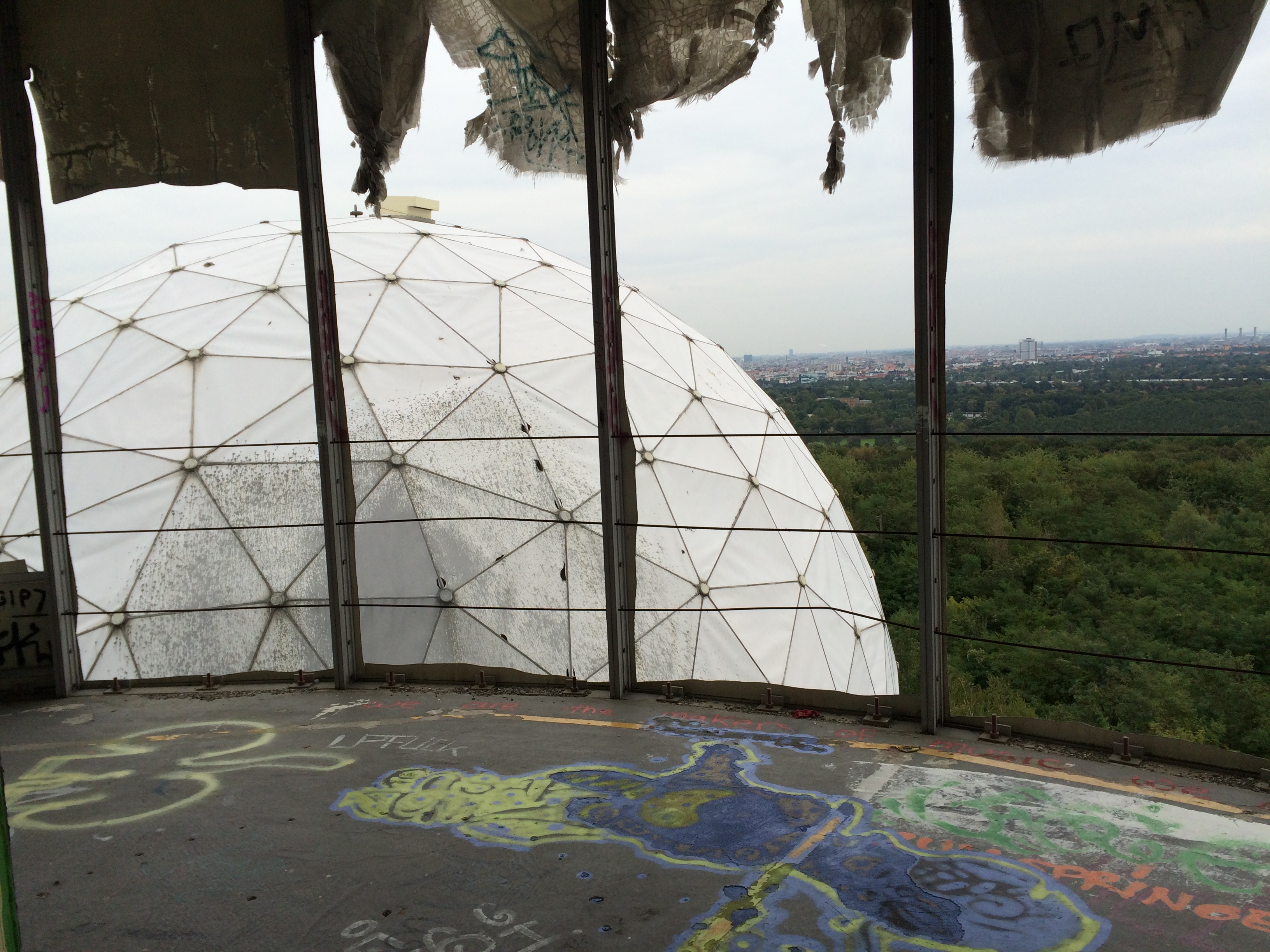 Berlin - Grunewald - Teufelsberg - Abhörstation - Radarkuppel