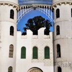 Shakini vor dem Schloss Pfaueninsel