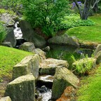 Kleiner Bach im Japanischen Zen Garten