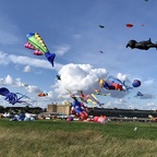 Riesendrachen Festival am Tempelhofer Feld - Berlin