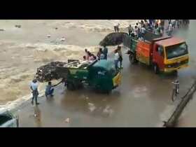 Cuddalore district's thittakudi taluk dumps garbage directly into water body video viral