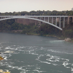 Brücke an den Niagarafällen in Kanada