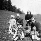 Oma Katarzyna, Tante, Vater, Schwester, Cousinen