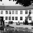 Feuerwehr Königstädten - 25. Jubiläum 1955 - Feuerwehrübung Grundschule