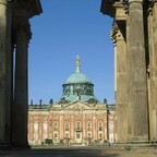 Tor am Neuen Palais