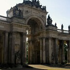 Triumphbogen und Kolonnade am Neuen Palais