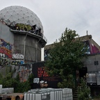 Berlin - Teufelsberg - Radarstation - Mittelgroßer Radom - Graffitis