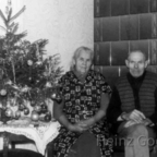 Großeltern von Heinz Gode - August und Marie am warmen Kachelofen