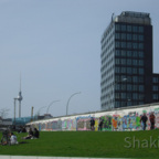 East Side Gallery - Berlin - Graffitis - Mauerreste - Berliner Fernsehturm